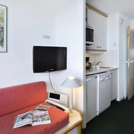 Résidence Licorne - Fonctionnel · Skis Aux Pieds · Vue Pistes · Casier à Skis Mae-6414 * La Plagne